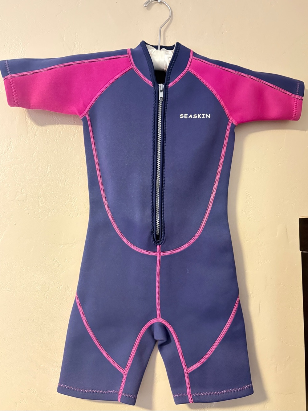 Season childs wetsuit. Size 4. Zip front. Neoprene.